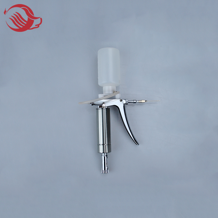 Automatic continuous metal syringe with bottle