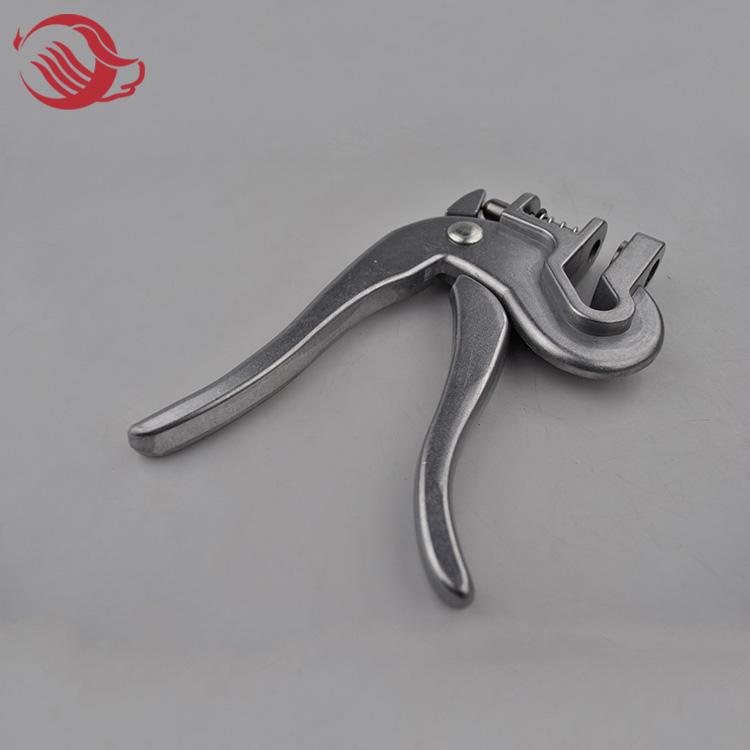 Pig ear hole plier