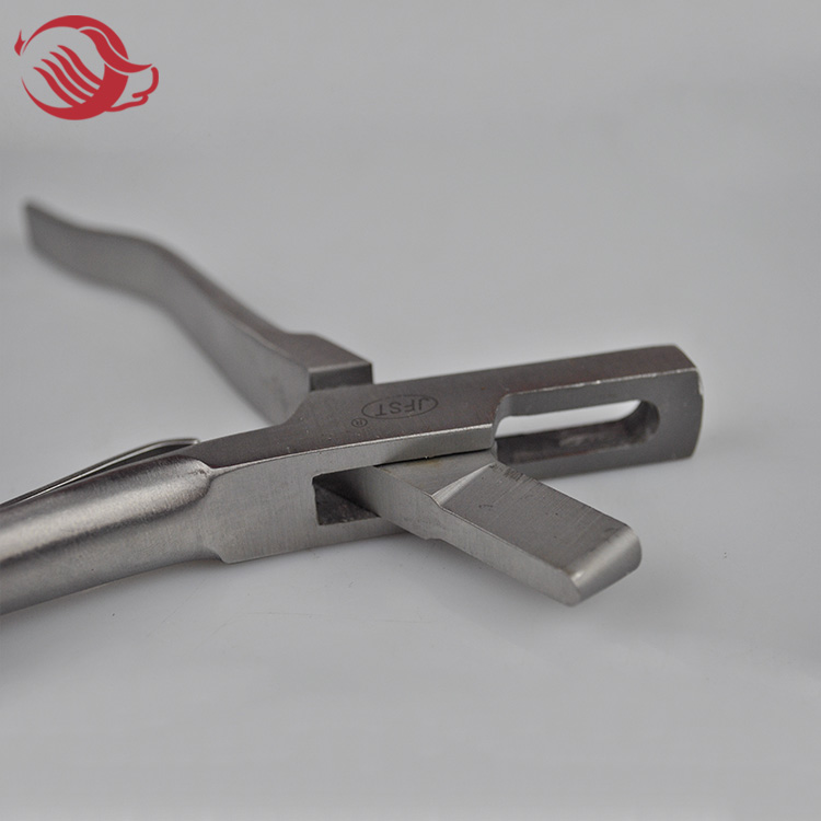 U/V shape ear hole plier