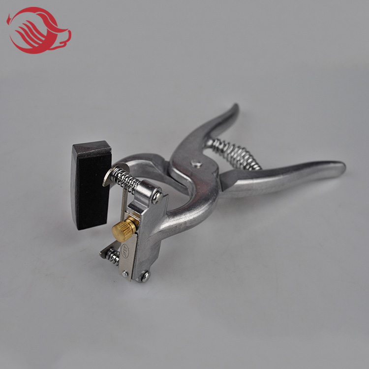 Tattoo forcep