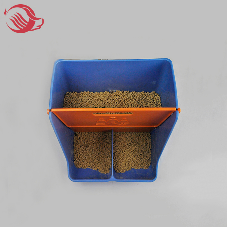 Pig Nursery Plastic Piglet Feeder